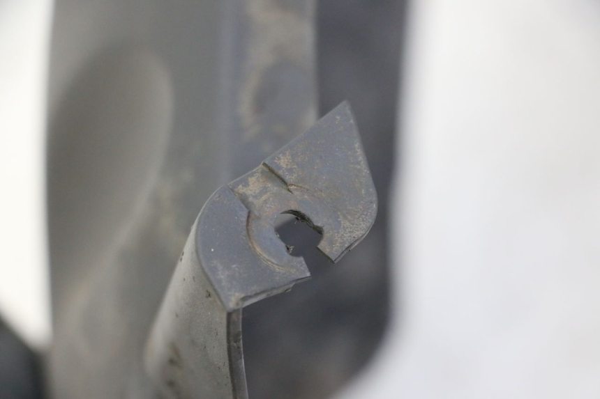 photo de PARAFANGO POSTERIORE SYM ORBIT III 3 4T 50 (2021 - 2025) - Zoom sullo stato d'uso