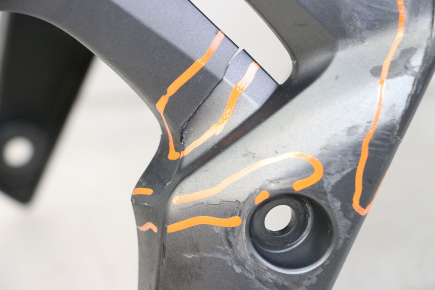 photo de PARAFANGO ANTERIORE SUZUKI GSR 750 (2011 - 2017)