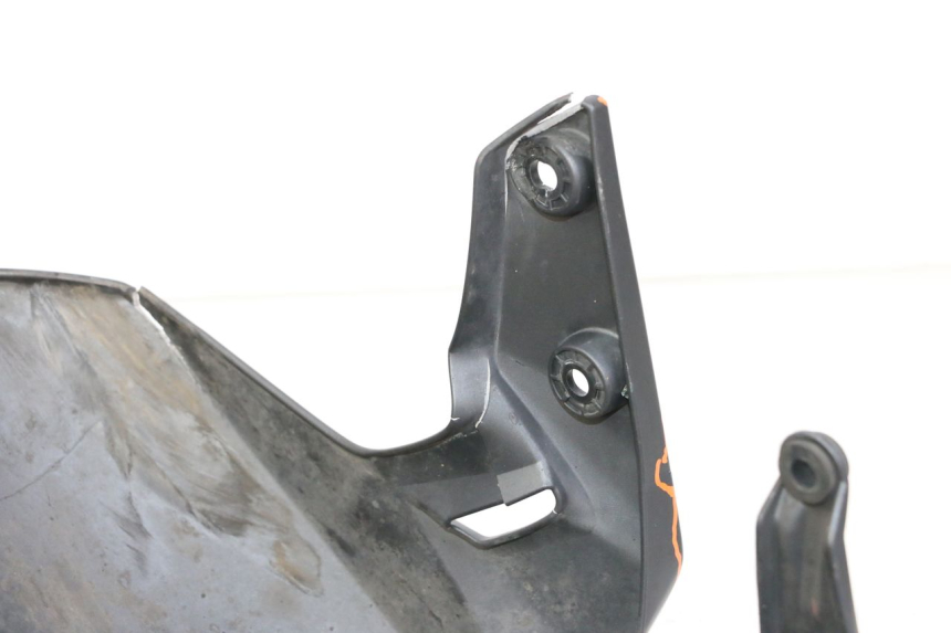 photo de PARAFANGO ANTERIORE SUZUKI GSR 750 (2011 - 2017)