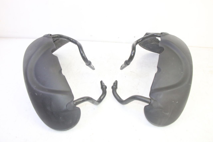 photo de PARAFANGO ANTERIORE PIAGGIO MP3 HPE 350 (2018 - 2020) - Vista principale