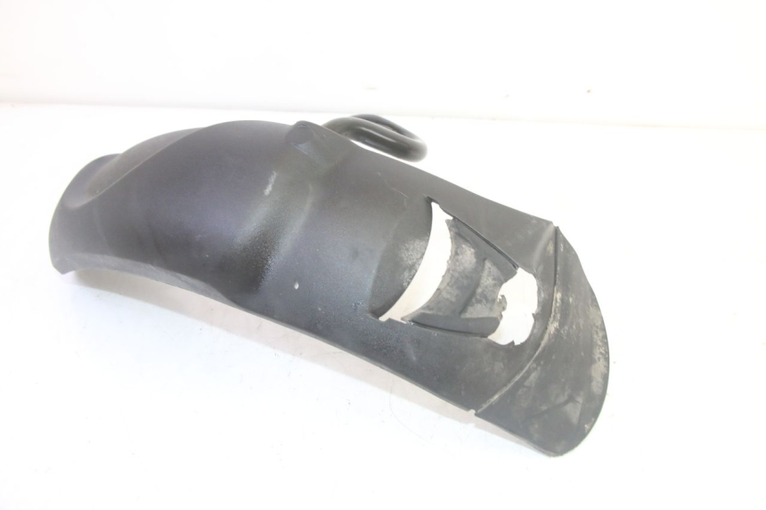 photo de PARAFANGO ANTERIORE PIAGGIO MP3 HPE 350 (2018 - 2020) - Dettagli dei punti di fissaggio