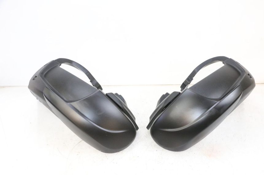 photo de PARAFANGO ANTERIORE PIAGGIO MP3 HPE 300 (2019 - 2026) - Vista principale