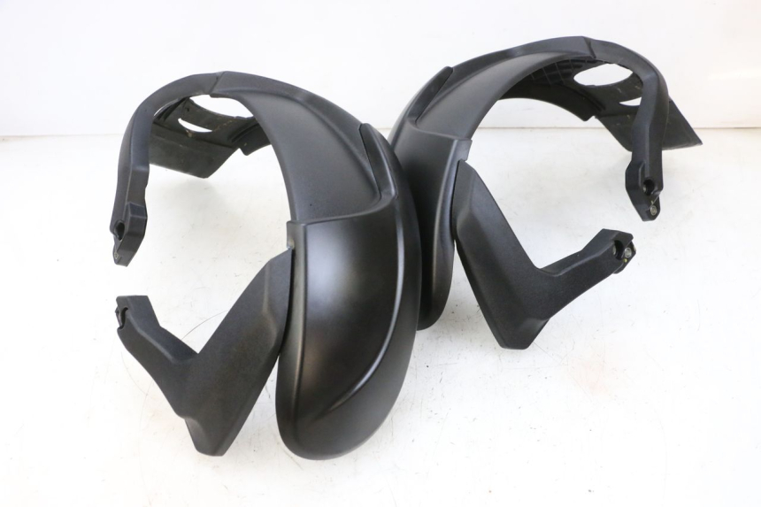 photo de PARAFANGO ANTERIORE PIAGGIO MP3 HPE 300 (2019 - 2026) - Dettaglio del componente