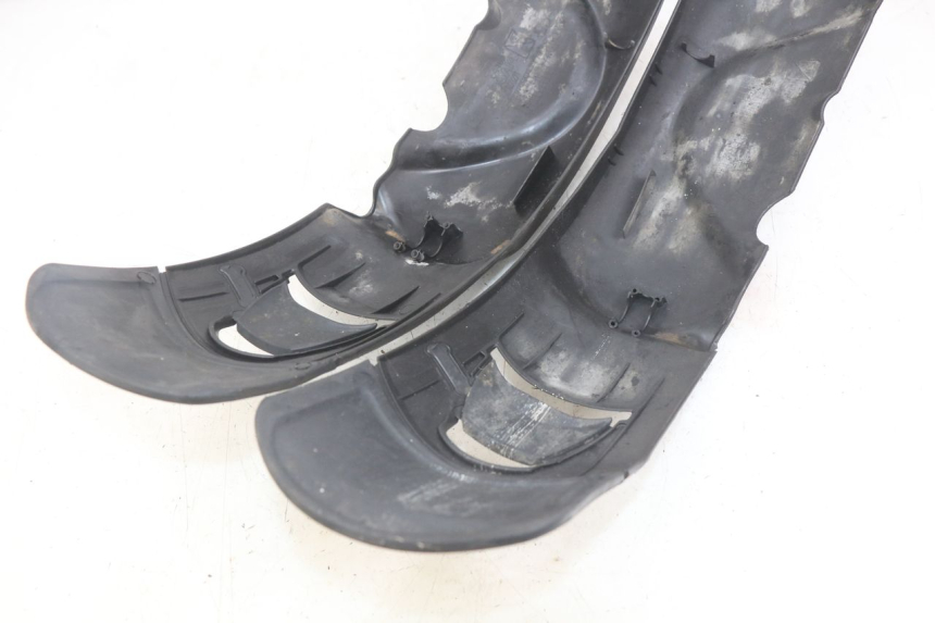photo de PARAFANGO ANTERIORE PIAGGIO MP3 LT 400 (2007 - 2012)