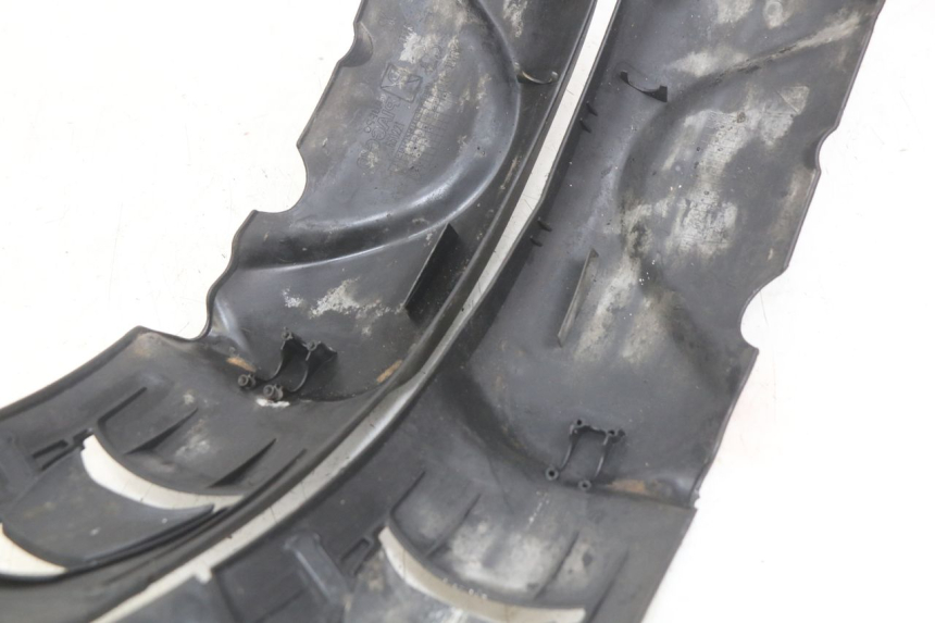 photo de PARAFANGO ANTERIORE PIAGGIO MP3 LT 400 (2007 - 2012)