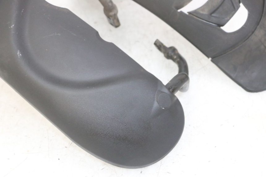 photo de PARAFANGO ANTERIORE PIAGGIO MP3 LT 300 (2010 - 2016)