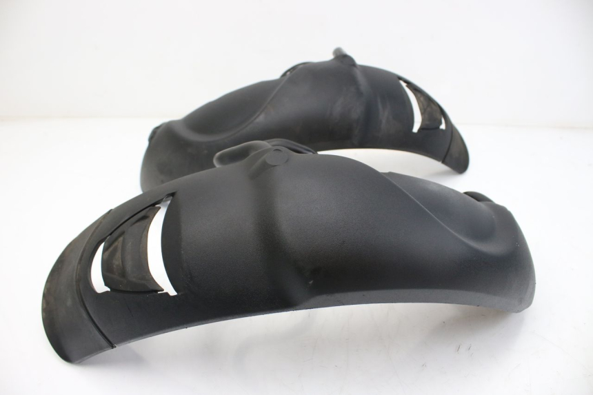 photo de PARAFANGO ANTERIORE PIAGGIO MP3 500 (2014 - 2016)