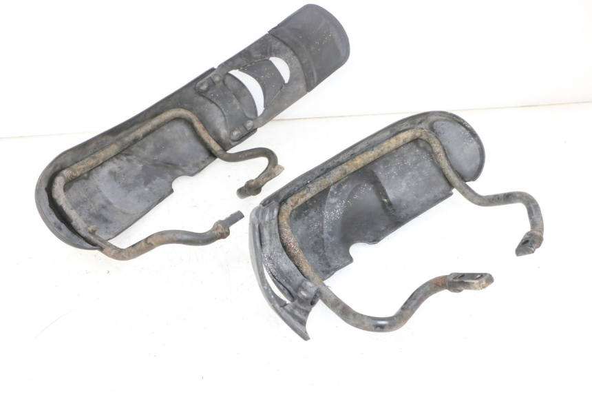 photo de PARAFANGO ANTERIORE PIAGGIO MP3 RL 250 (2007 - 2010) - Zoom sullo stato d'uso