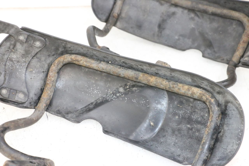 photo de PARAFANGO ANTERIORE PIAGGIO MP3 RL 250 (2007 - 2010) - Primo piano tecnico