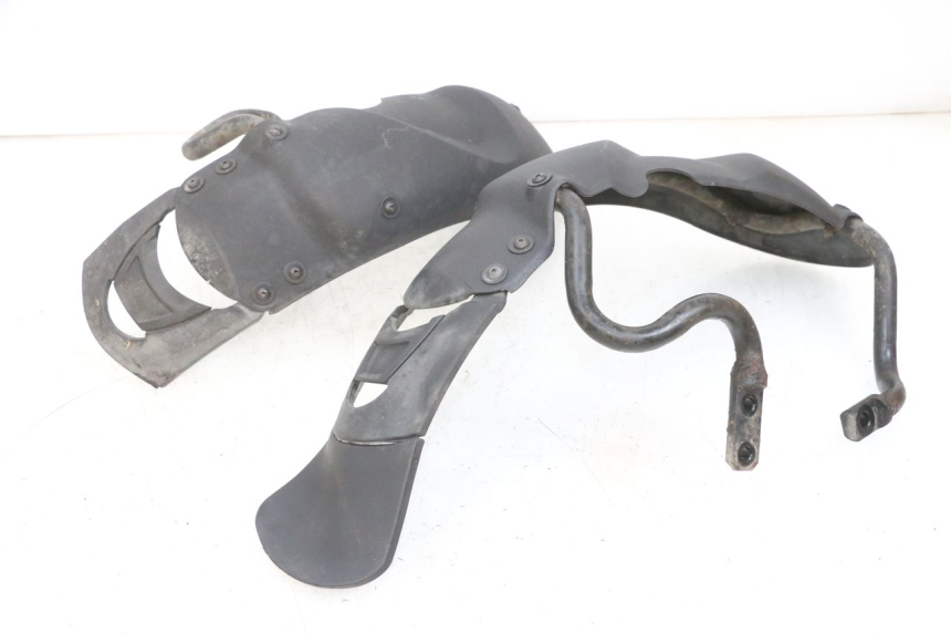 photo de PARAFANGO ANTERIORE PIAGGIO MP3 RL 250 (2007 - 2010) - Stato della superficie e materiale