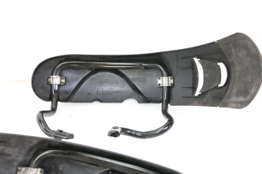 photo de PARAFANGO ANTERIORE PIAGGIO MP3 500 (2014 - 2016)