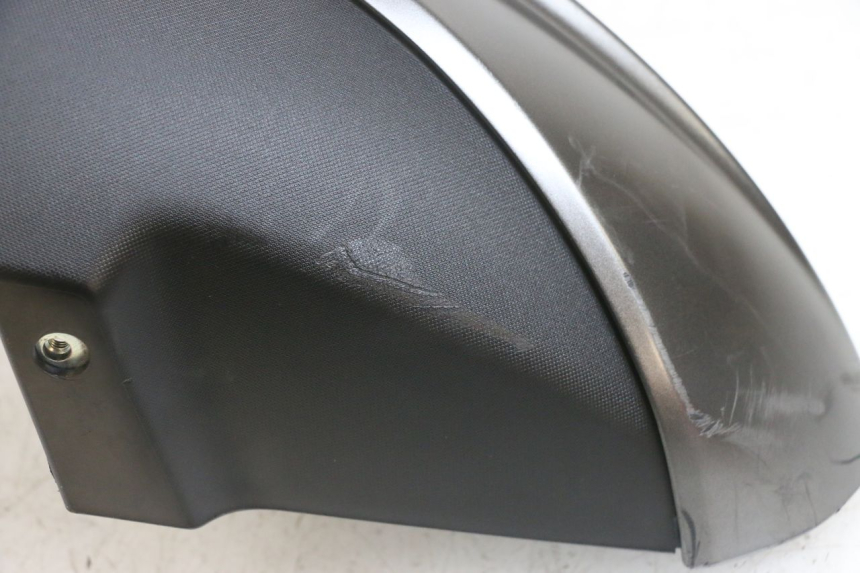 photo de PARAFANGO ANTERIORE YAMAHA TRICITY 300 (2020 - 2024) - Zoom sullo stato d'uso