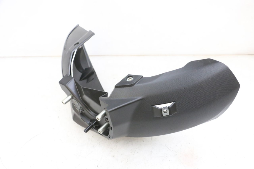 photo de PARAFANGO ANTERIORE YAMAHA TRICITY 300 (2020 - 2024) - Primo piano tecnico