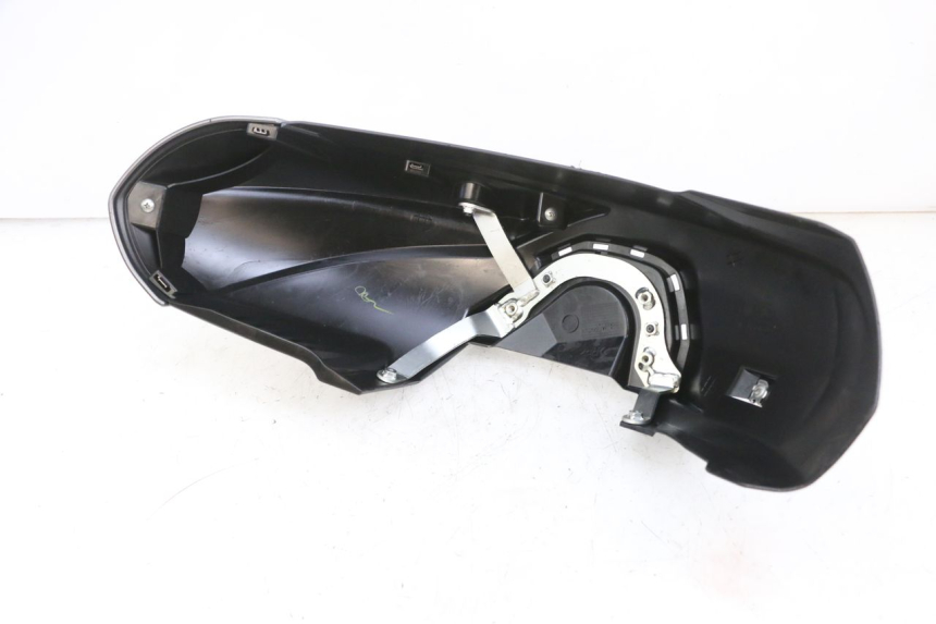 photo de PARAFANGO ANTERIORE YAMAHA TRICITY 300 (2020 - 2024) - Stato della superficie e materiale