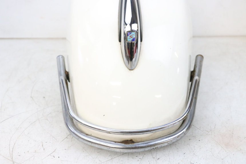 photo de PARAFANGO ANTERIORE PIAGGIO VESPA GTS SUPER IE 125 (2009 - 2016) - Dettagli dei punti di fissaggio