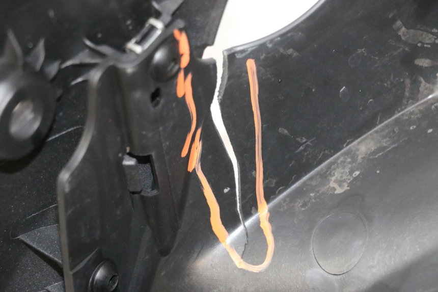 photo de PARAFANGO ANTERIORE YAMAHA XMAX X-MAX 125 (2021 - 2025)