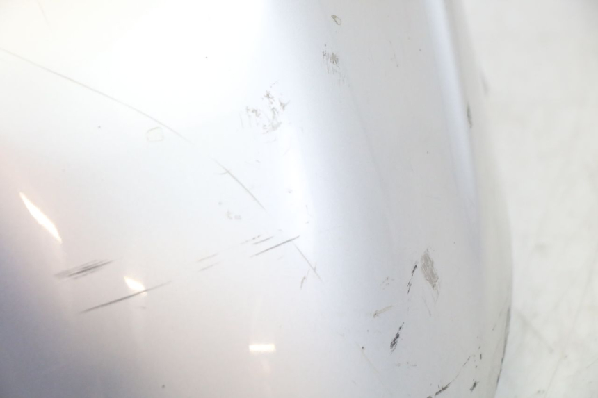 photo de PARAFANGO ANTERIORE YAMAHA YP MAJESTY 125 (2002 - 2006) - Dettagli dei punti di fissaggio