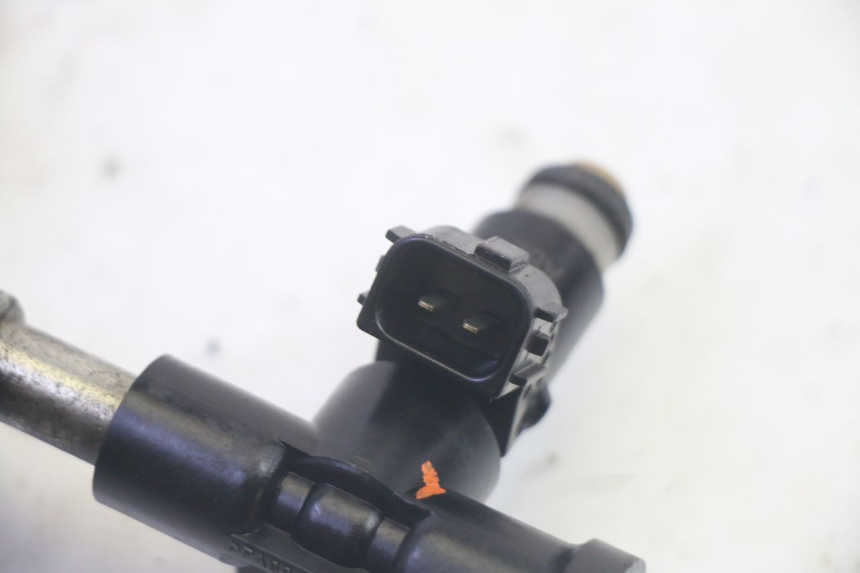 photo de INIETTORE SUZUKI BURGMAN EXECUTIVE ABS 650 (2006 - 2012) - Dettagli dei punti di fissaggio