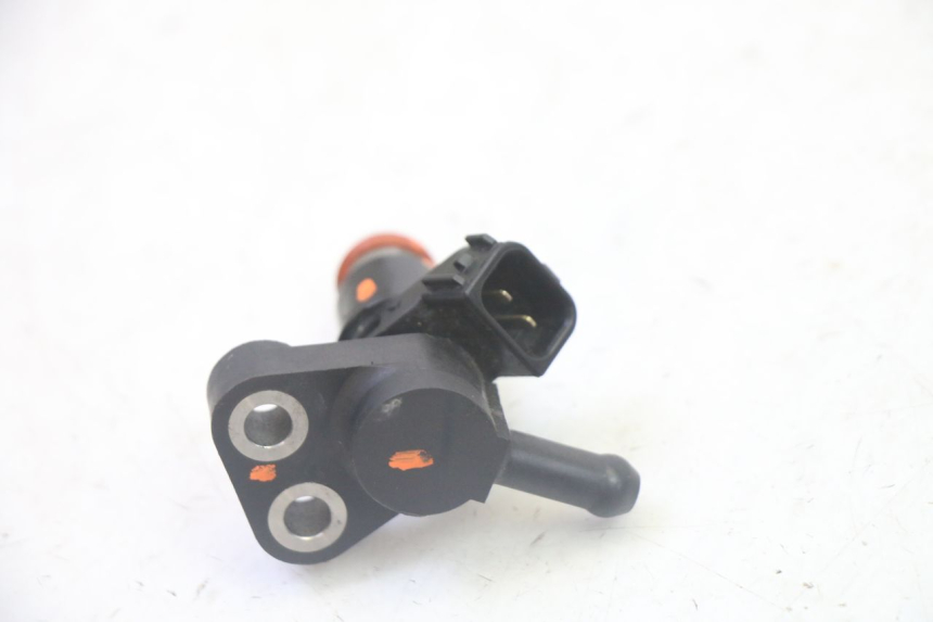 photo de INIETTORE HONDA FES S-WING SWING ABS 125 (2007 - 2015)