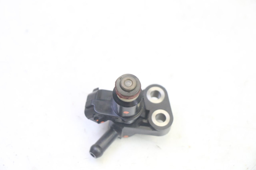 photo de INIETTORE HONDA FES S-WING SWING ABS 125 (2007 - 2015)