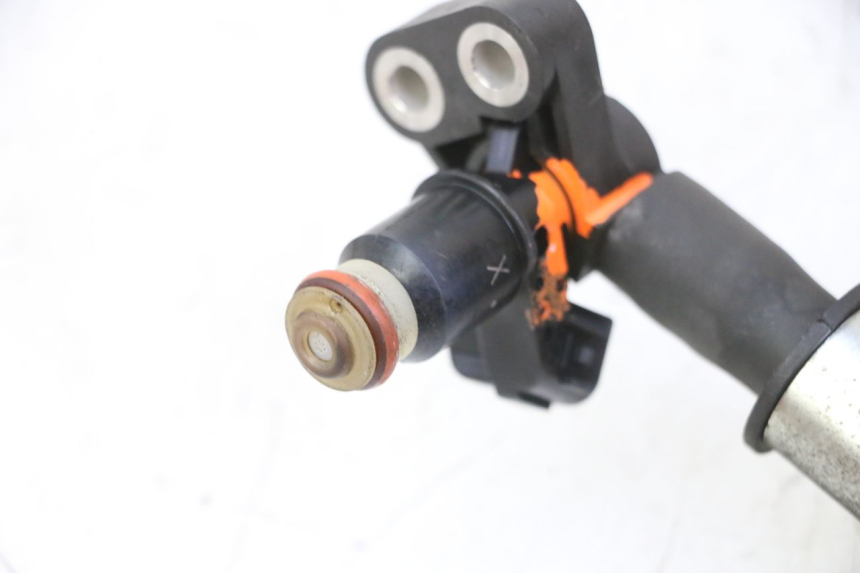 photo de INIETTORE HONDA FES S-WING SWING ABS 125 (2007 - 2015)