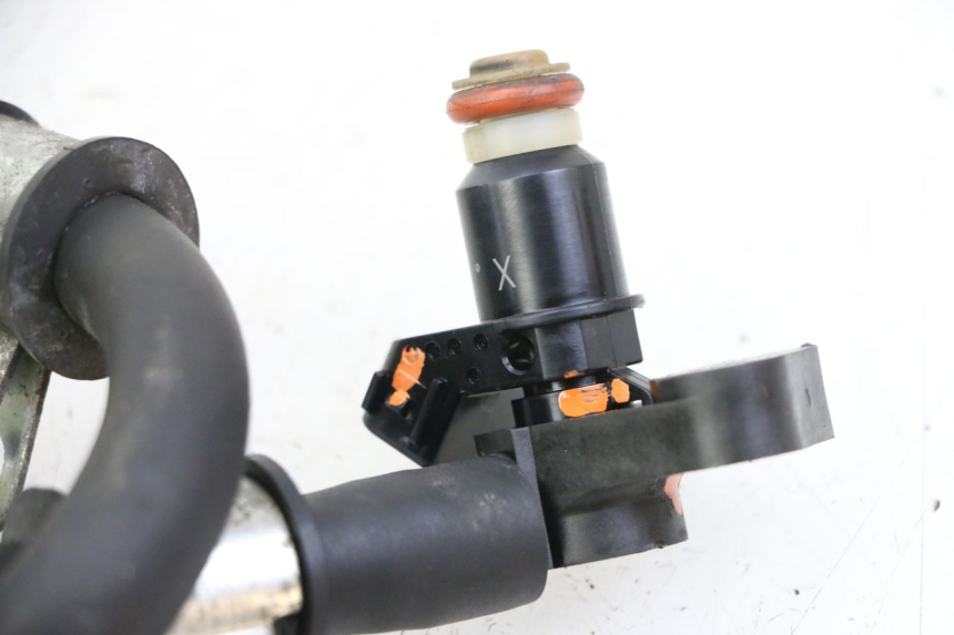 photo de INIETTORE HONDA FES S-WING SWING ABS 125 (2007 - 2015)