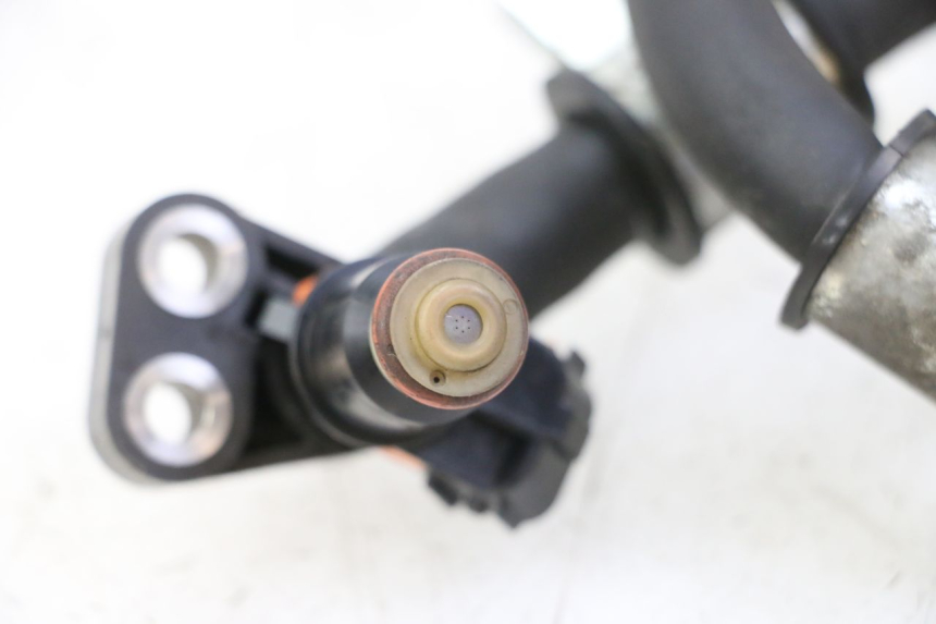 photo de INIETTORE HONDA FES S-WING SWING ABS 125 (2007 - 2015)