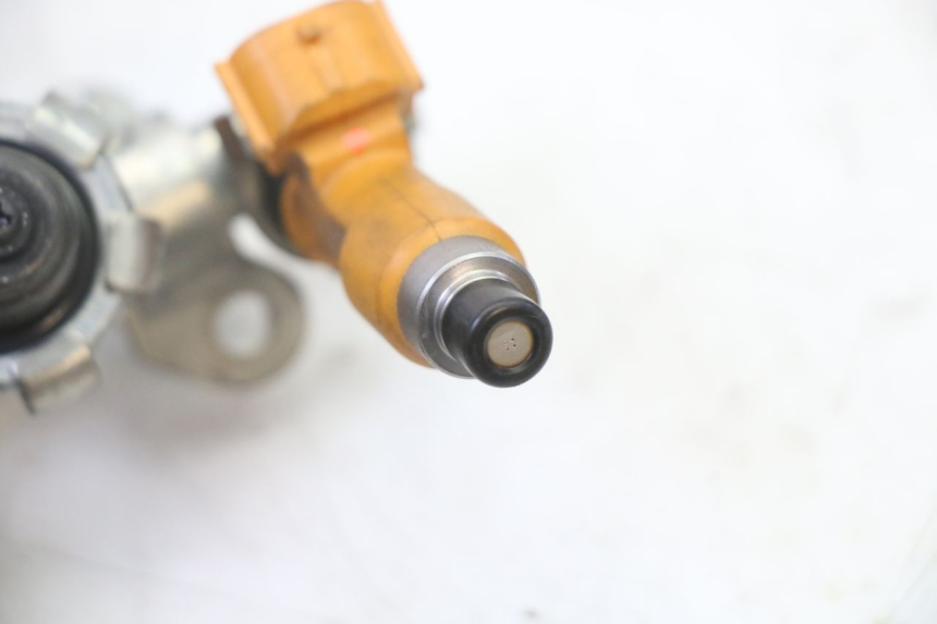 photo de INIETTORE YAMAHA XJ6 ABS 600 (2008 - 2016)