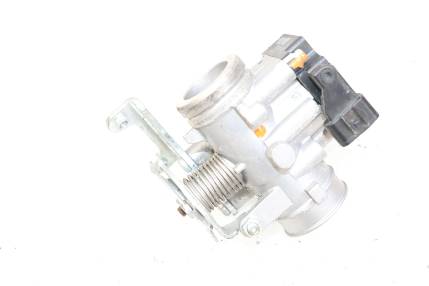 photo de CORPO FARFALLATO MBK FLAME X 125 (2007 - 2016) - Altra angolazione