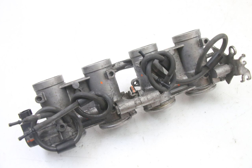 photo de CORPO FARFALLATO YAMAHA FZ6 FAZER S2 600 (2007 - 2011)
