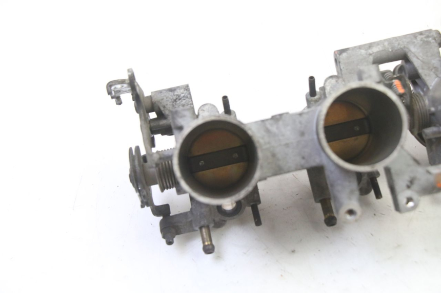 photo de CORPO FARFALLATO YAMAHA FZ6 FAZER S2 600 (2007 - 2011)