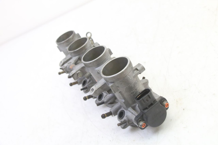 photo de CORPO FARFALLATO YAMAHA FZ6 FAZER S2 600 (2007 - 2011)