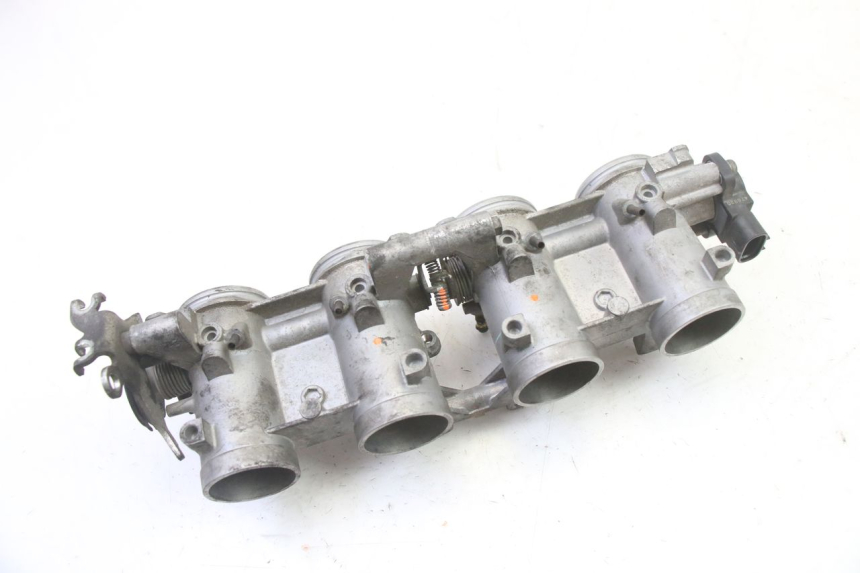 photo de CORPO FARFALLATO YAMAHA FZ6 FAZER S2 600 (2007 - 2011)