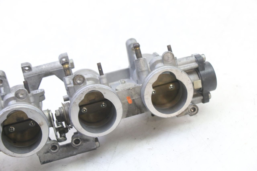 photo de CORPO FARFALLATO YAMAHA FZ6 FAZER S2 600 (2007 - 2011)