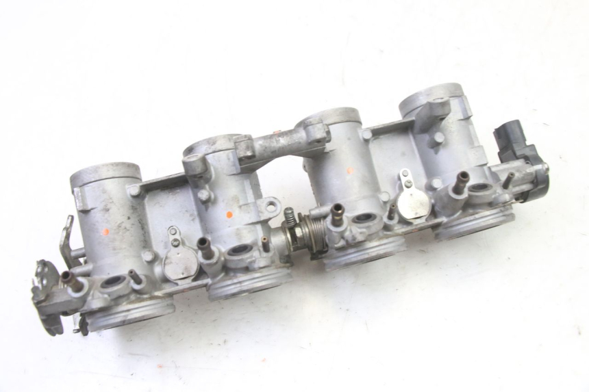 photo de CORPO FARFALLATO YAMAHA FZ6 FAZER S2 600 (2007 - 2011)