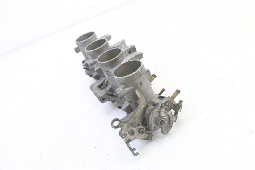 photo de CORPO FARFALLATO YAMAHA FZ6 FAZER S2 600 (2007 - 2011)