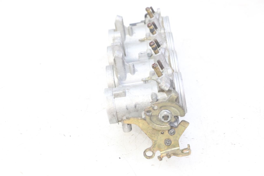 photo de CORPO FARFALLATO YAMAHA FZ6 N FAZER 600 (2004 - 2006)