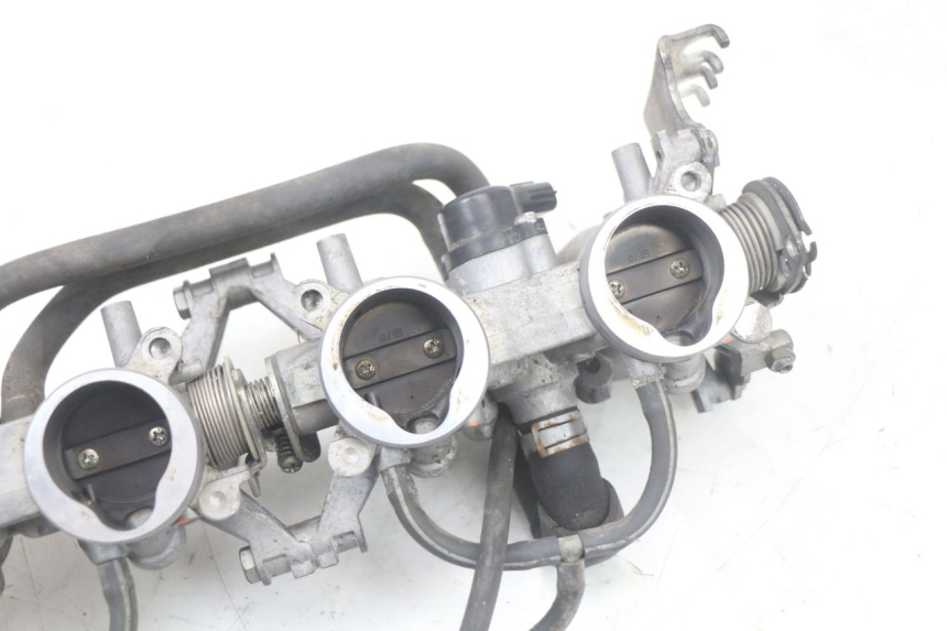 photo de CORPO FARFALLATO SUZUKI GSR 750 (2011 - 2017)