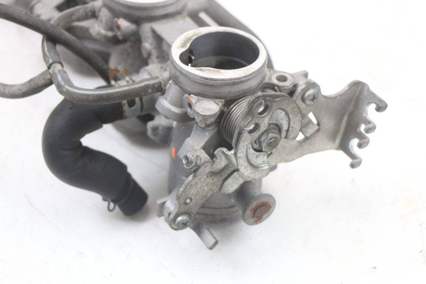 photo de CORPO FARFALLATO SUZUKI GSR 750 (2011 - 2017)