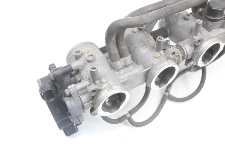 photo de CORPO FARFALLATO SUZUKI GSR 750 (2011 - 2017)