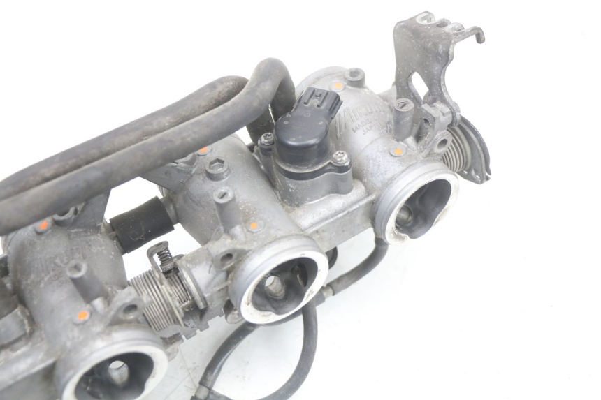 photo de CORPO FARFALLATO SUZUKI GSR 750 (2011 - 2017)