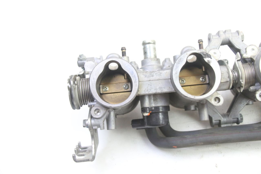photo de CORPO FARFALLATO SUZUKI GSR 750 (2011 - 2017)