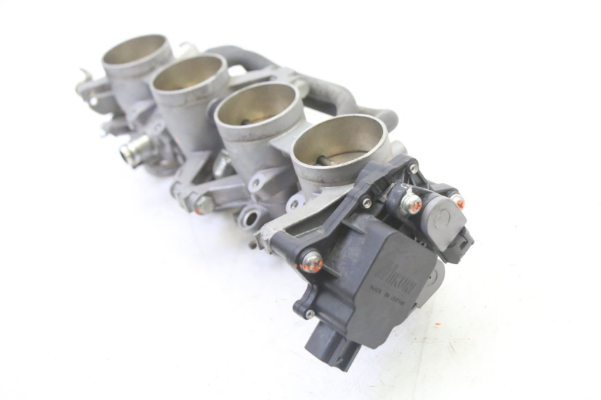 photo de CORPO FARFALLATO SUZUKI GSR 750 (2011 - 2017)