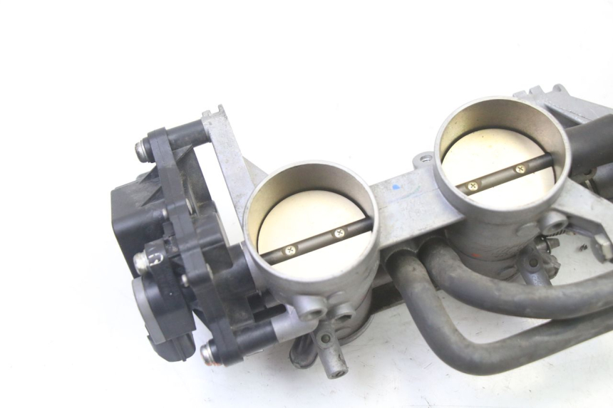 photo de CORPO FARFALLATO SUZUKI GSR 750 (2011 - 2017)
