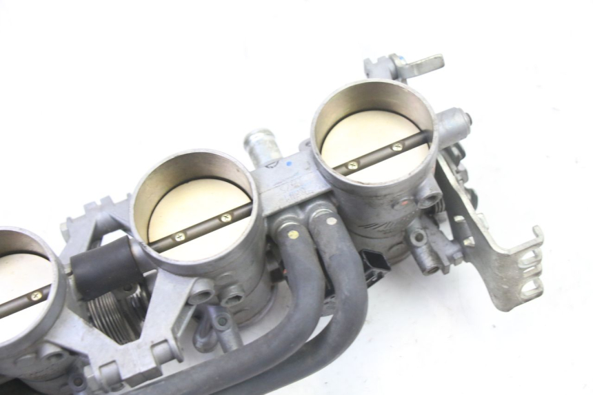photo de CORPO FARFALLATO SUZUKI GSR 750 (2011 - 2017)