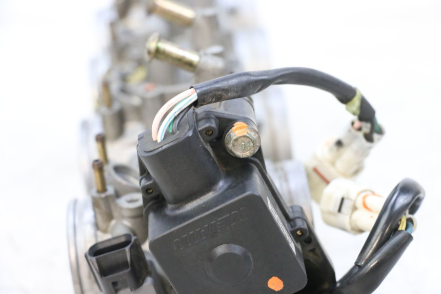 photo de CORPO FARFALLATO SUZUKI GSXR GSX-R 1000 (2003 - 2004) - Angolazione alternativa