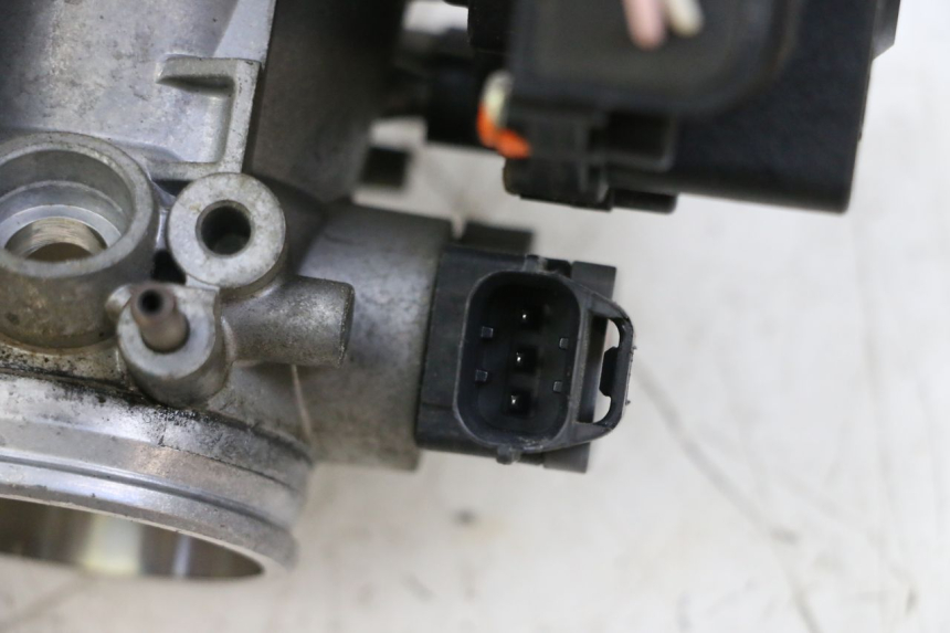 photo de CORPO FARFALLATO SUZUKI GSXR GSX-R 1000 (2003 - 2004) - Primo piano tecnico