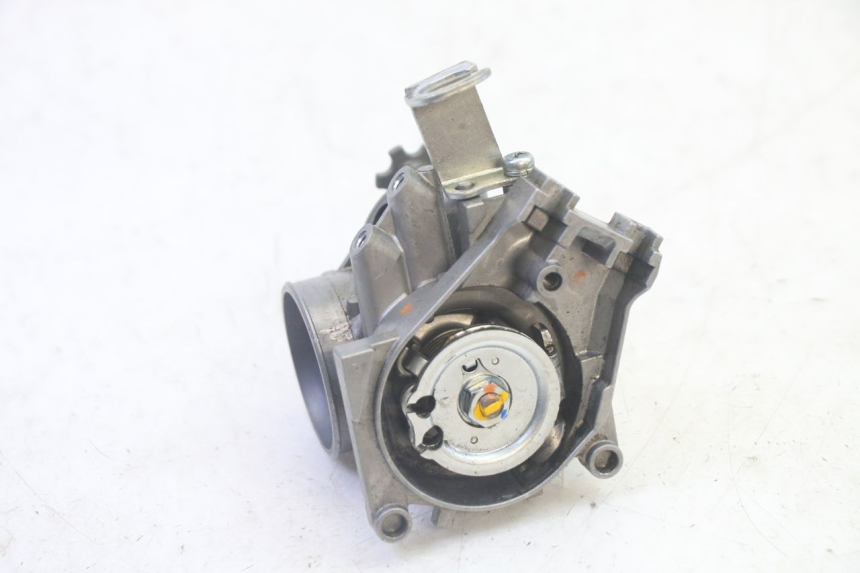 photo de CORPO FARFALLATO KAWASAKI KXF KX-F 250 (2017 - 2019) - Dettagli dei punti di fissaggio