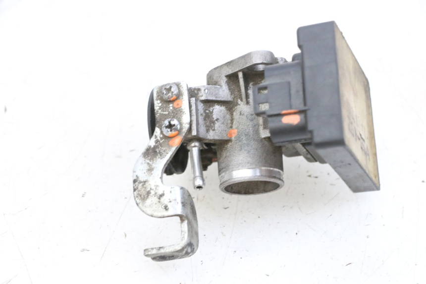 photo de CORPO FARFALLATO PEUGEOT SPEEDFIGHT 4 4T EFI 50 (2021 - 2025) - Dettagli dei punti di fissaggio