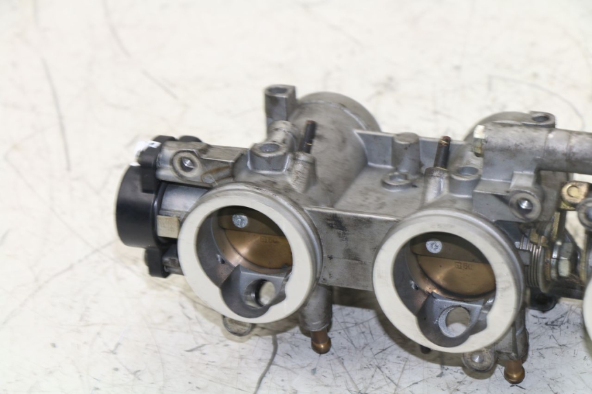 photo de INIEZIONE YAMAHA FZ6 FAZER 600 (2004 - 2006)